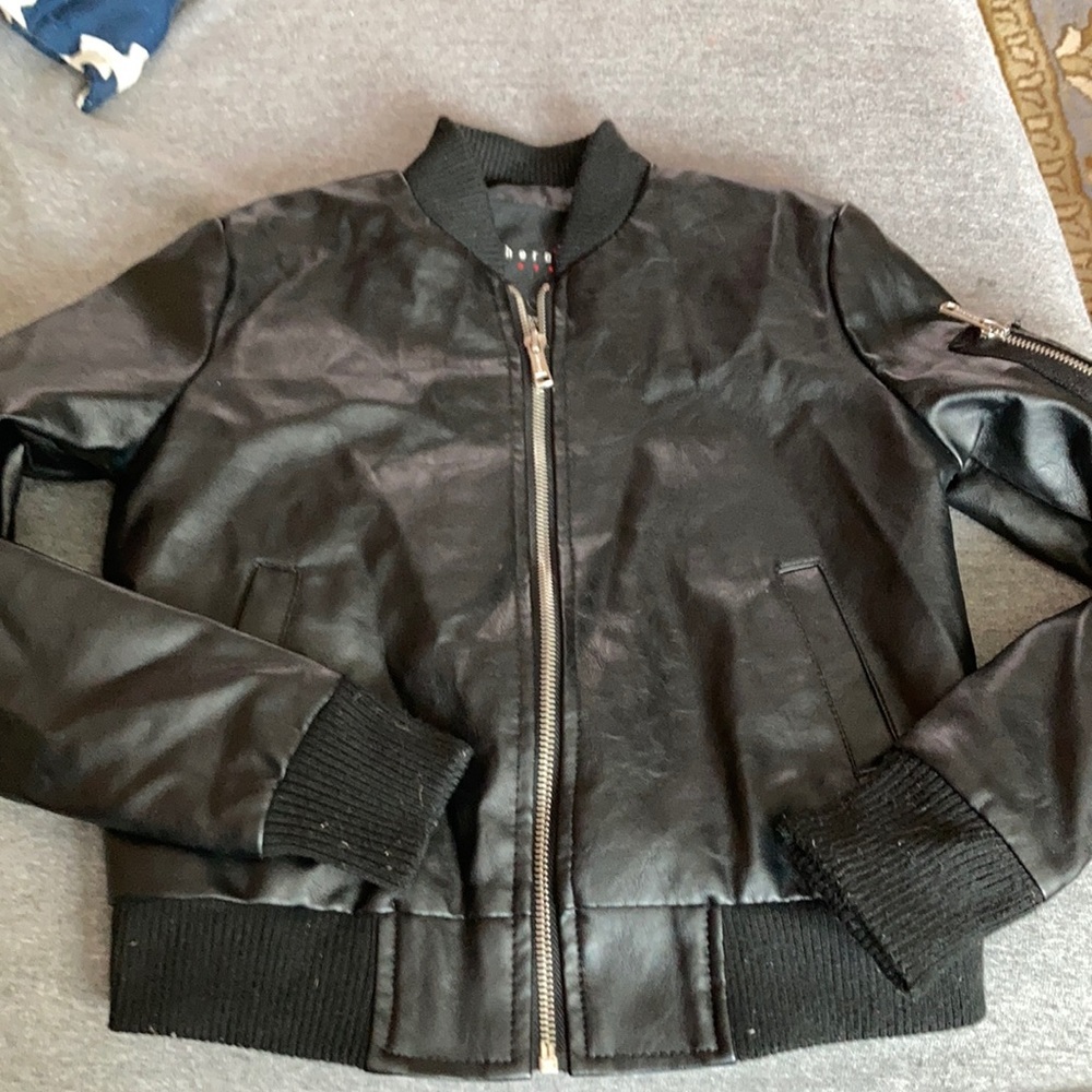 Girls therapy faux leather jacket size 7/8 guc